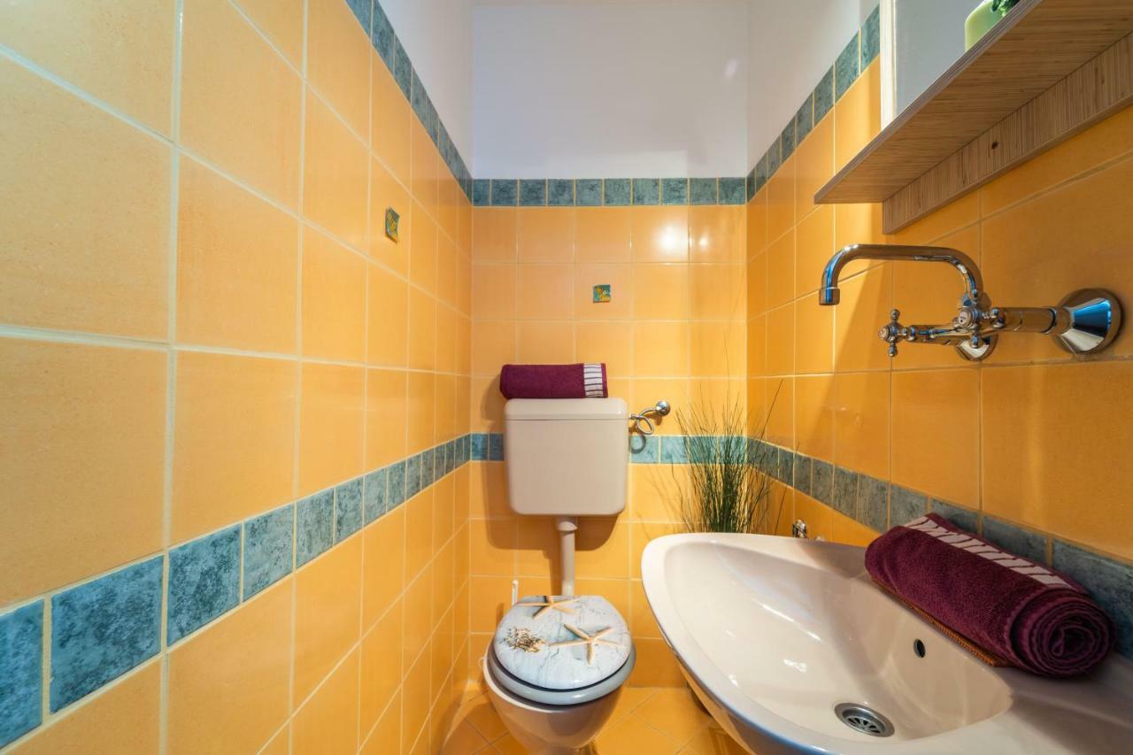 Holiday Home Carla And Dajana Veliki Vareski Exterior photo